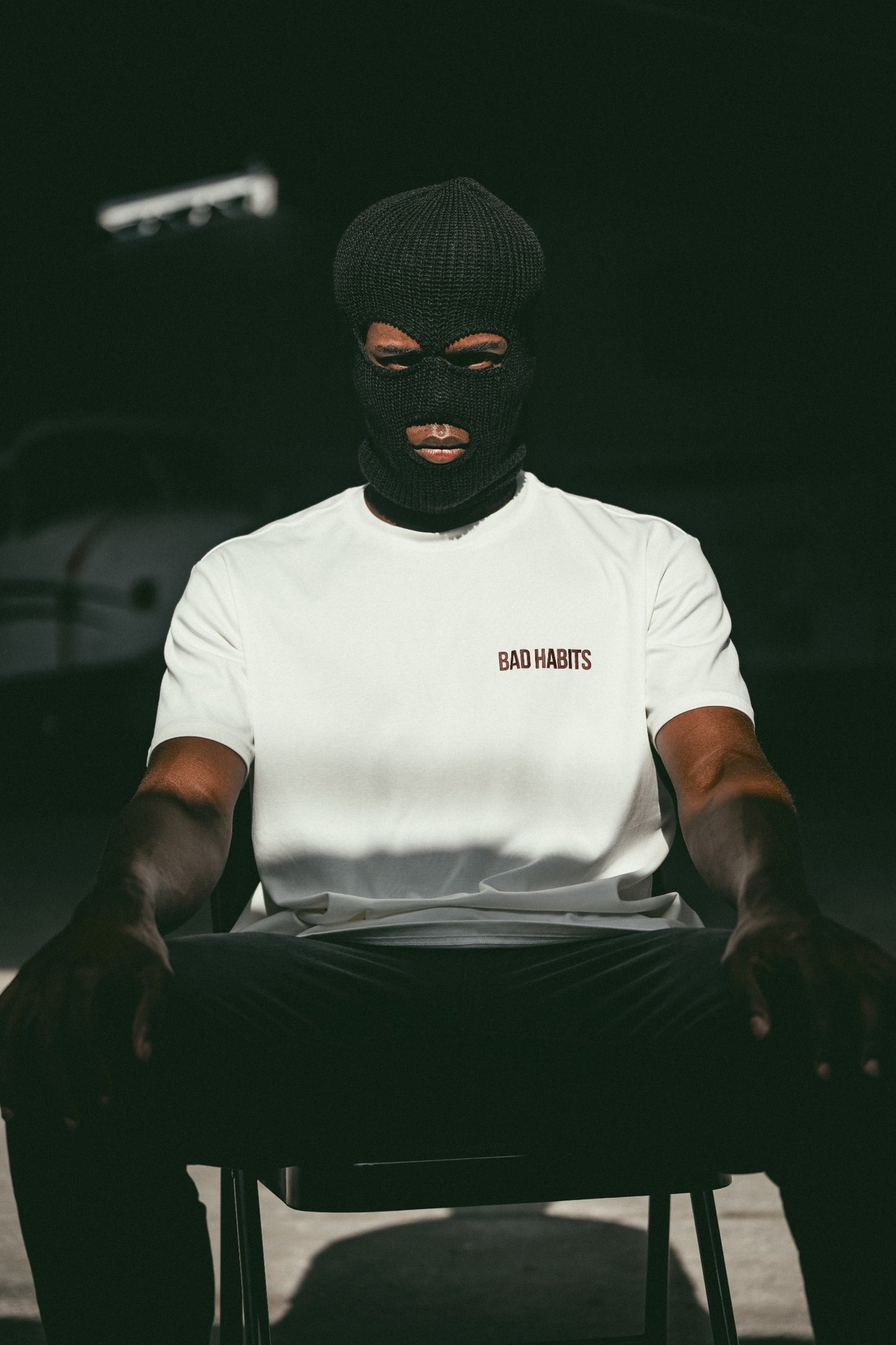 OFFWHITE BASIC T-SHIRT WITH MAROON LOGO